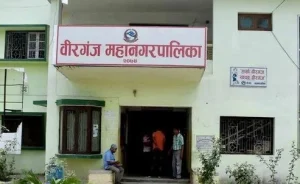 वीरगञ्ज महानगरमा रातका समयमा नाली सफा