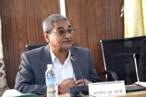 मन्त्रालयमा सुधारको काम गरिरहेको छु : गृहमन्त्री लेखक