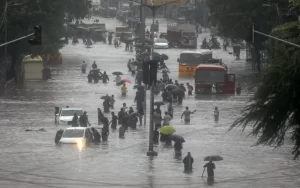 पश्चिम भारतमा वर्षाका कारण कम्तीमा १८ जनाको मृत्यु