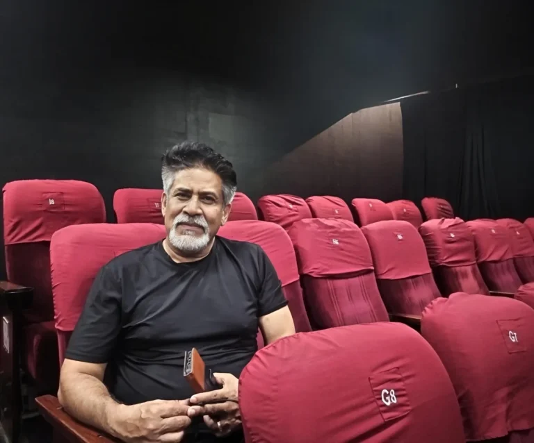 रङ्गमञ्चले मेरो कलाकारितालाई अनुशासित बनाउँछ : अभिनेता सरोज खनाल