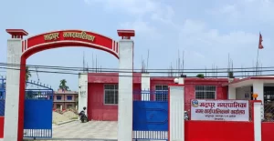 भद्रपुरका किसानलाई धानरोप्ने उपकरण ‘राइस ट्रान्सप्लान्टर’ प्रदान