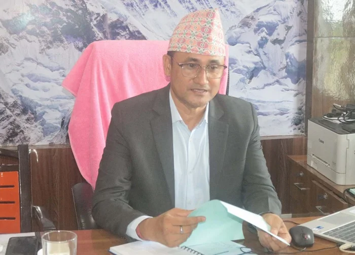 आयुर्वेदिक औषधि उत्पादन गर्दै मनमोहन प्राविधिक विश्वविद्यालय