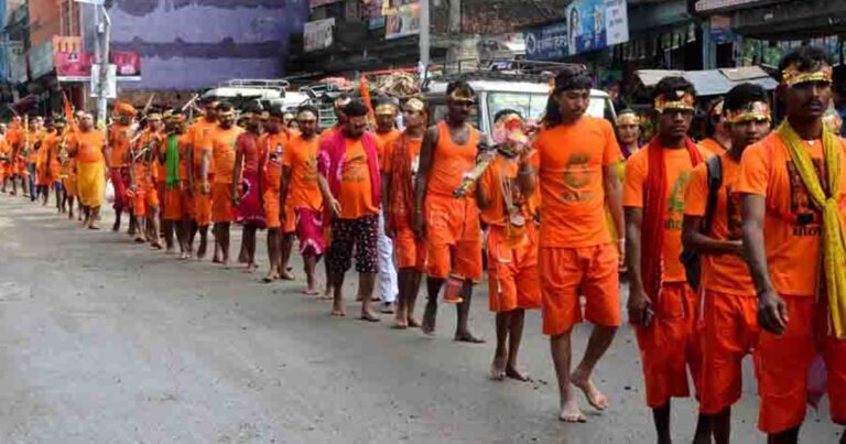 बोल बम यात्रा गर्न हजारौँ भक्तजन सुन्दरीजलमा