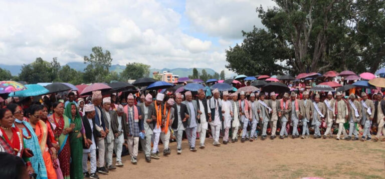 कर्णालीमा देउडा खेल्दै लुतो फालेर मनाइयो साउने सङ्क्रान्ति