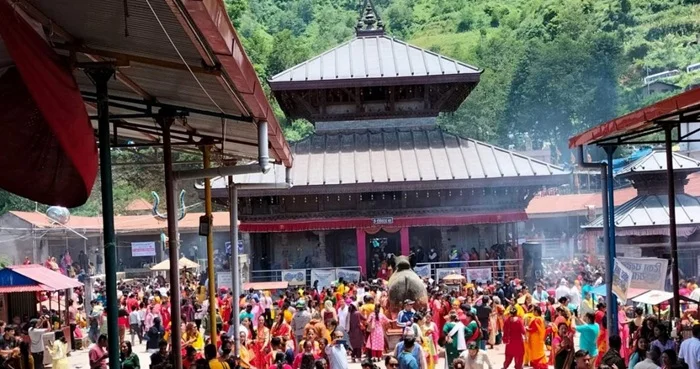भक्तपुरको धार्मिक तथा पर्यटकीयस्थल डोलेश्वर महादेव मन्दिरमा श्रावणी मेला सुरु