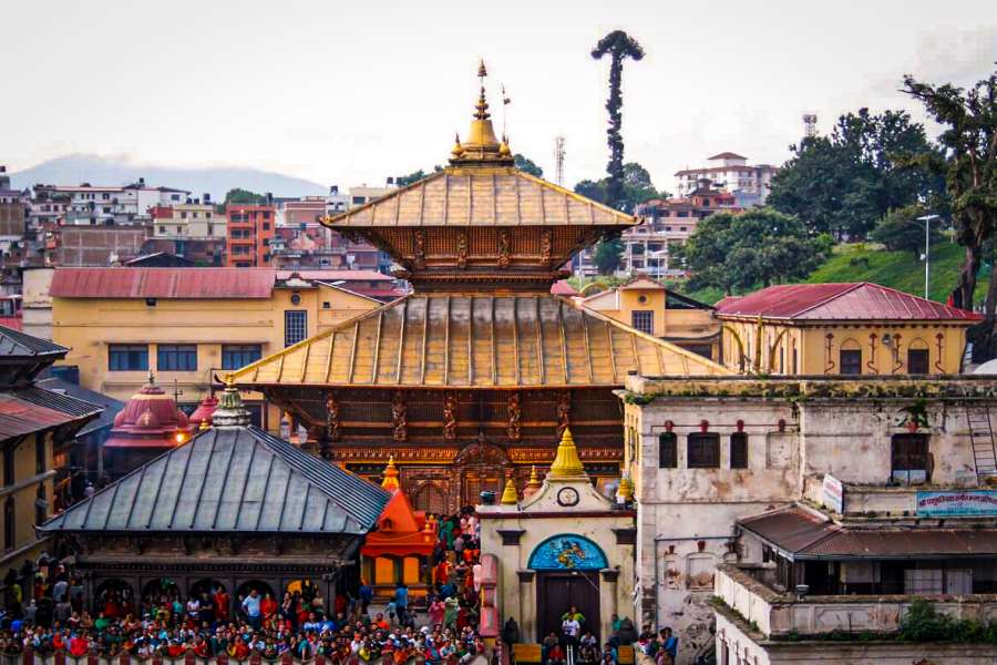 आज साउनको तेस्रो सोमबारः पशुपतिनाथलगायत देशभरका शिवालयमा भक्तजनको घुइँचो