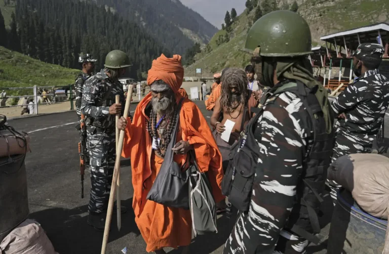 विवादित कश्मीरमा सामूहिक हिन्दू तीर्थयात्रा सम्पन्न