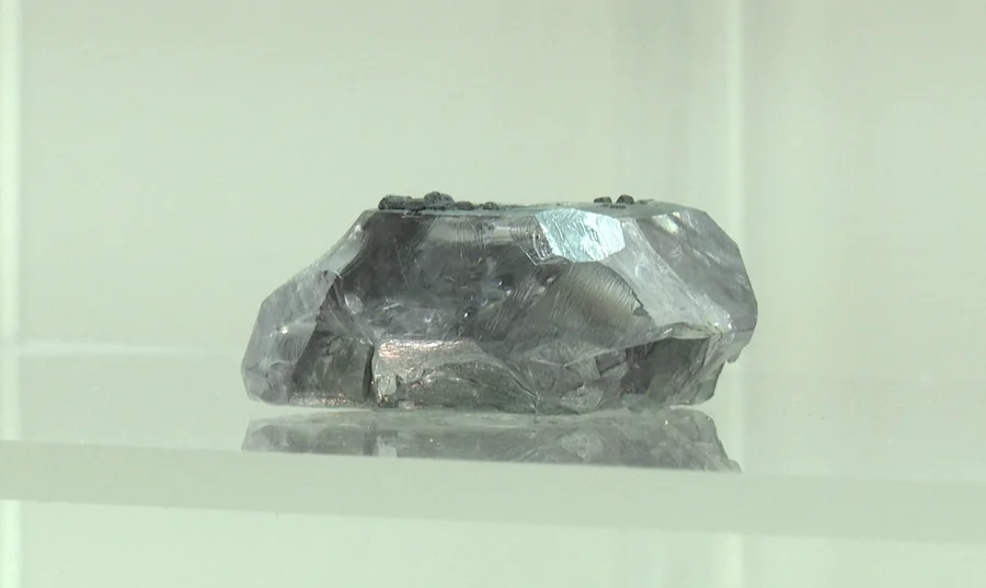 चिनियाँ कम्पनीले उत्पादन गर्यो विश्वकै सबैभन्दा ठूलो ल्याब–निर्मित हीरा